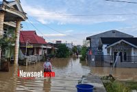 Keterangan Foto: Banjir di Perumahan BTN KCY (Inewsnet.com/Farhan)